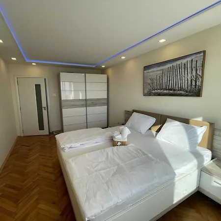 Апартамент Панорама Славейков Apartment